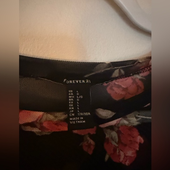 Forever 21 sheer floral top - Picture 4 of 4